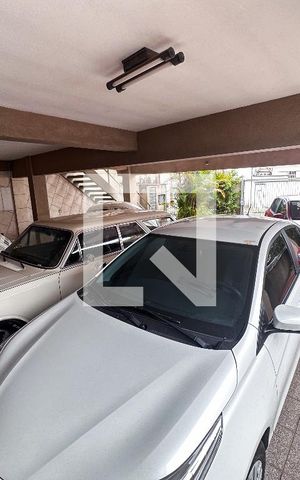 Casa para alugar com 762m², 5 quartos e 8 vagas Casa para alugar com 762m², 5 quartos e 8 vagasGaragem