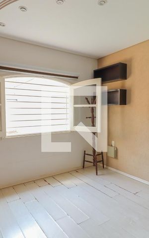 Casa à venda com 159m², 2 quartos e 3 vagas Casa à venda com 159m², 2 quartos e 3 vagasSuíte