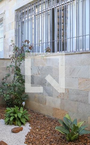 Casa à venda com 219m², 4 quartos e 2 vagas Casa à venda com 219m², 4 quartos e 2 vagasGaragem