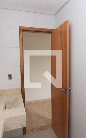 Casa à venda com 209m², 3 quartos e 4 vagasBanheiro do Quarto 1