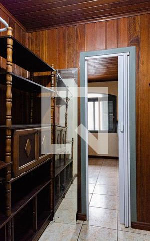Casa para alugar com 340m², 6 quartos e 3 vagas Casa para alugar com 340m², 6 quartos e 3 vagasCloset - Casa 2