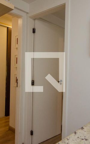 Apartamento à venda com 94m², 2 quartos e 1 vaga Apartamento à venda com 94m², 2 quartos e 1 vagaHall