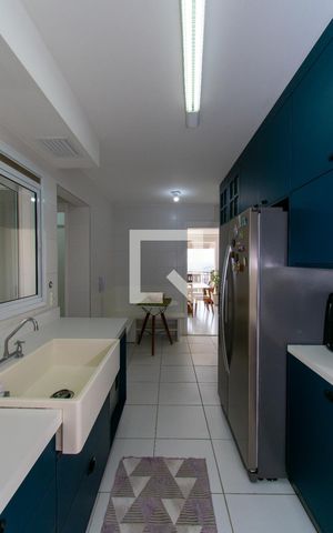 Apartamento à venda com 127m², 3 quartos e 3 vagas Apartamento à venda com 127m², 3 quartos e 3 vagasCozinha