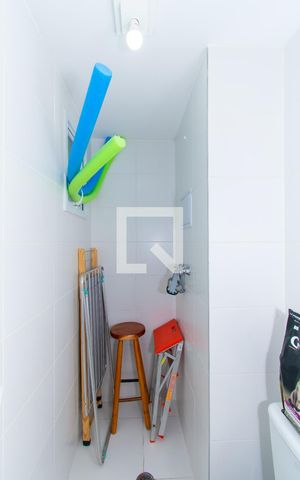 Apartamento à venda com 127m², 3 quartos e 3 vagas Apartamento à venda com 127m², 3 quartos e 3 vagasBanheiro de serviço