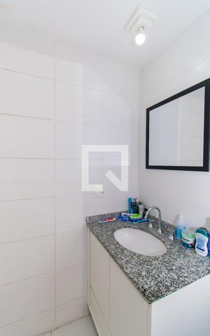 Apartamento à venda com 127m², 3 quartos e 3 vagas Apartamento à venda com 127m², 3 quartos e 3 vagasBanheiro da Suíte 2