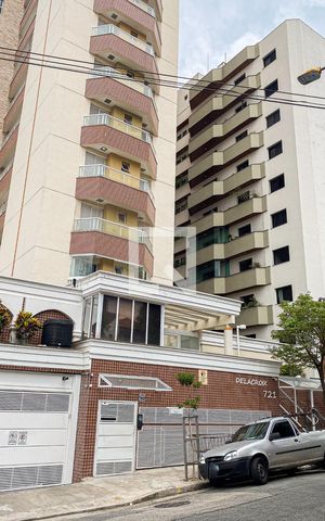 Apartamento à venda com 120m², 3 quartos e 3 vagas Apartamento à venda com 120m², 3 quartos e 3 vagasFachada