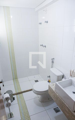 Apartamento à venda com 120m², 3 quartos e 3 vagas Apartamento à venda com 120m², 3 quartos e 3 vagasBanheiro Suite 3