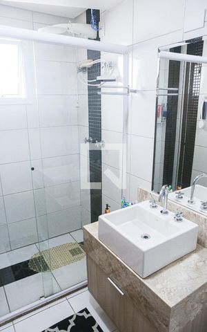 Apartamento à venda com 120m², 3 quartos e 3 vagas Apartamento à venda com 120m², 3 quartos e 3 vagasBanheiro da Suíte 1