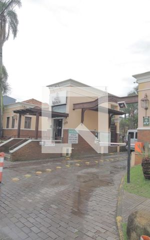 Casa de condomínio à venda com 230m², 3 quartos e 5 vagasFachada e portaria