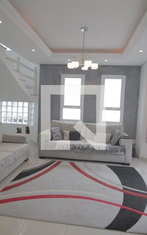 Casa de condomínio à venda com 230m², 3 quartos e 5 vagasSala 1