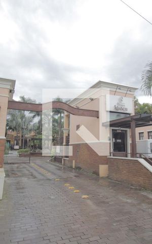 Casa de condomínio à venda com 230m², 3 quartos e 5 vagasFachada e portaria