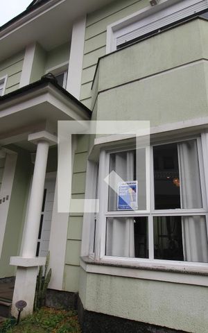 Casa de condomínio à venda com 230m², 3 quartos e 5 vagasPlaca