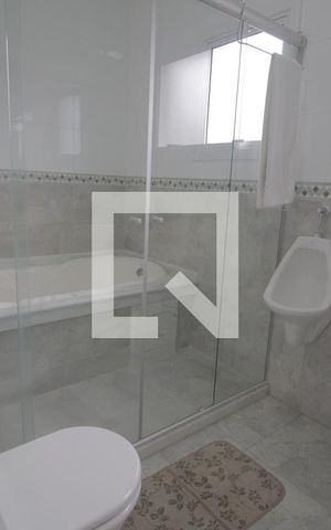 Casa de condomínio à venda com 230m², 3 quartos e 5 vagasBanheiro da Suíte