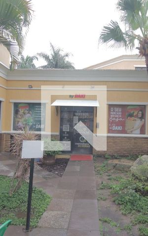 Casa de condomínio à venda com 230m², 3 quartos e 5 vagasMercado