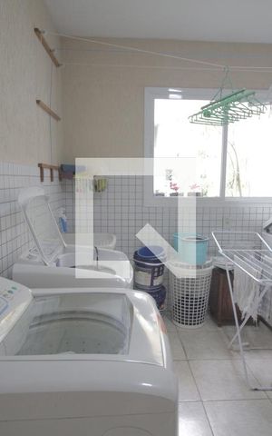Casa de condomínio à venda com 230m², 3 quartos e 5 vagasLavanderia