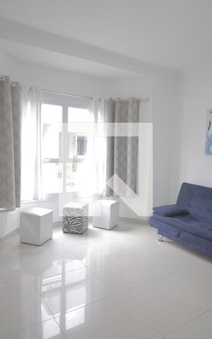 Casa de condomínio à venda com 230m², 3 quartos e 5 vagasSala 2