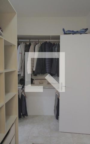 Casa de condomínio à venda com 230m², 3 quartos e 5 vagasCloset