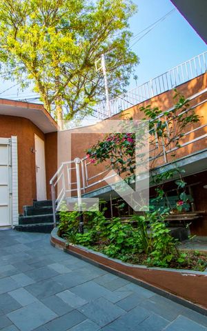 Casa à venda com 330m², 3 quartos e 3 vagasÁrea externa