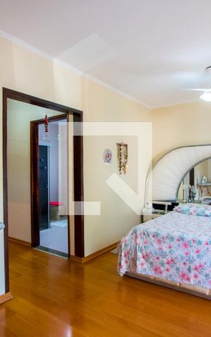 Casa à venda com 330m², 3 quartos e 3 vagasQuarto 1 - Suíte