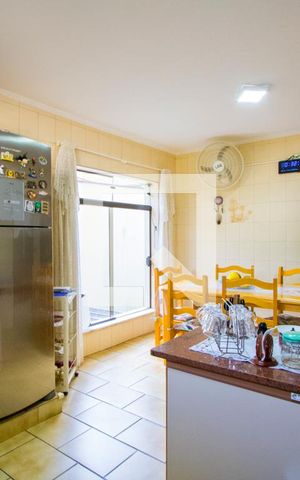 Casa à venda com 330m², 3 quartos e 3 vagasCozinha