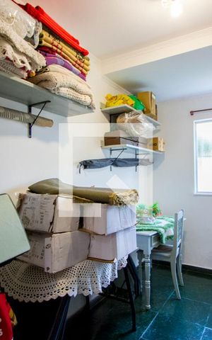 Casa à venda com 330m², 3 quartos e 3 vagasQuarto de serviço