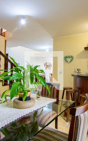 Casa à venda com 330m², 3 quartos e 3 vagasSala de estar
