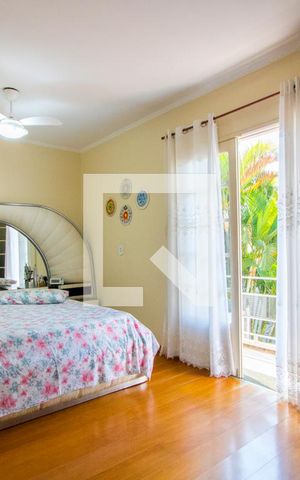 Casa à venda com 330m², 3 quartos e 3 vagasQuarto 1 - Suíte
