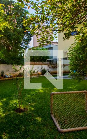 Casa à venda com 330m², 3 quartos e 3 vagasQuintal
