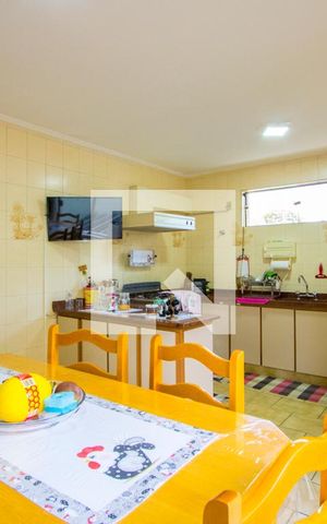 Casa à venda com 330m², 3 quartos e 3 vagasCozinha