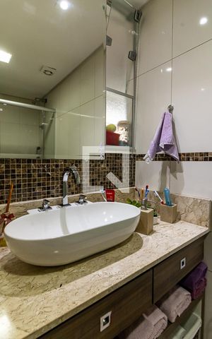 Apartamento à venda com 98m², 3 quartos e 1 vaga Apartamento à venda com 98m², 3 quartos e 1 vagaBanheiro Social