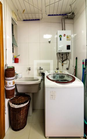 Apartamento à venda com 98m², 3 quartos e 1 vaga Apartamento à venda com 98m², 3 quartos e 1 vagaÁrea de Serviço