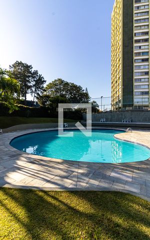 Apartamento à venda com 98m², 3 quartos e 1 vaga Apartamento à venda com 98m², 3 quartos e 1 vagaPiscina