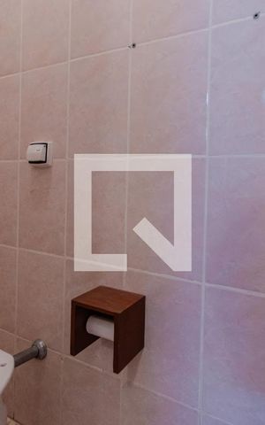 Casa à venda com 340m², 5 quartos e 2 vagas Casa à venda com 340m², 5 quartos e 2 vagasBanheiro de Serviço 2