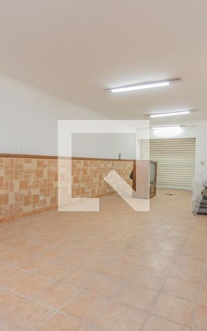 Casa à venda com 340m², 5 quartos e 2 vagas Casa à venda com 340m², 5 quartos e 2 vagasSalão
