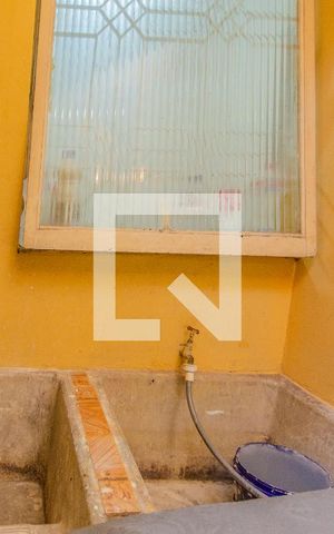 Casa à venda com 340m², 5 quartos e 2 vagas Casa à venda com 340m², 5 quartos e 2 vagasÁrea de Serviço 2