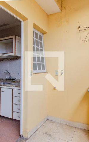 Casa à venda com 340m², 5 quartos e 2 vagas Casa à venda com 340m², 5 quartos e 2 vagasÁrea de Serviço 1