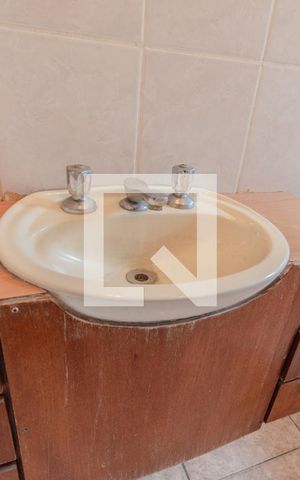Casa à venda com 340m², 5 quartos e 2 vagas Casa à venda com 340m², 5 quartos e 2 vagasBanheiro Suite 1