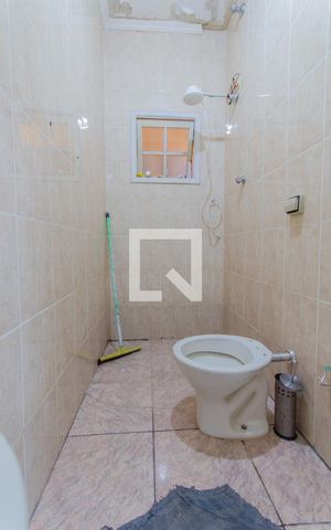 Casa à venda com 340m², 5 quartos e 2 vagas Casa à venda com 340m², 5 quartos e 2 vagasBanheiro 5