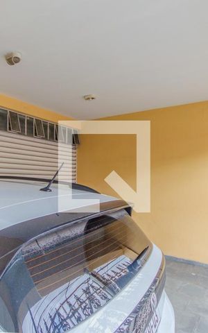 Casa à venda com 340m², 5 quartos e 2 vagas Casa à venda com 340m², 5 quartos e 2 vagasGaragem