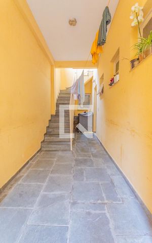 Casa à venda com 340m², 5 quartos e 2 vagas Casa à venda com 340m², 5 quartos e 2 vagasCorredor