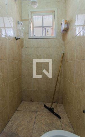 Casa à venda com 340m², 5 quartos e 2 vagas Casa à venda com 340m², 5 quartos e 2 vagasBanheiro 4