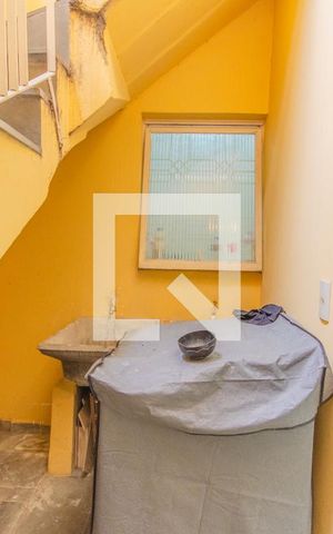 Casa à venda com 340m², 5 quartos e 2 vagas Casa à venda com 340m², 5 quartos e 2 vagasÁrea de Serviço 2