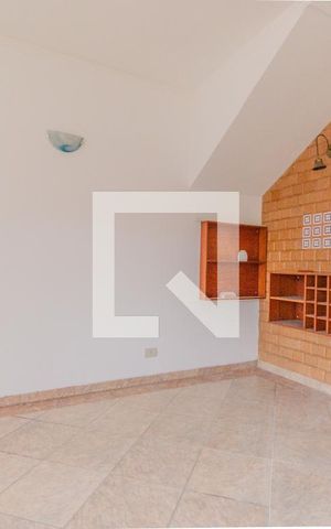 Casa à venda com 340m², 5 quartos e 2 vagas Casa à venda com 340m², 5 quartos e 2 vagasSala 1