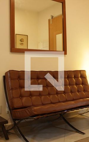 Apartamento à venda com 47m², 1 quarto e 1 vagaSala