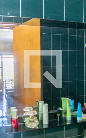 Casa à venda com 300m², 4 quartos e 3 vagasBanheiro do Quarto 1