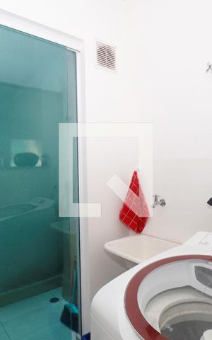Casa de condomínio à venda com 67m², 2 quartos e 1 vagaÁrea de Serviço
