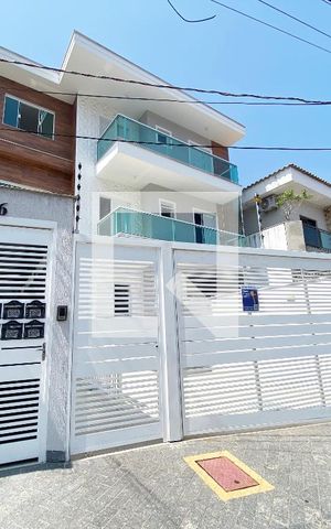 Casa de condomínio à venda com 67m², 2 quartos e 1 vagaFachada