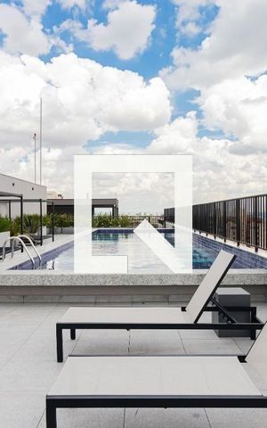 Studio para alugar com 29m², 1 quarto e sem vaga Studio para alugar com 29m², 1 quarto e sem vagaÁrea comum - Piscina