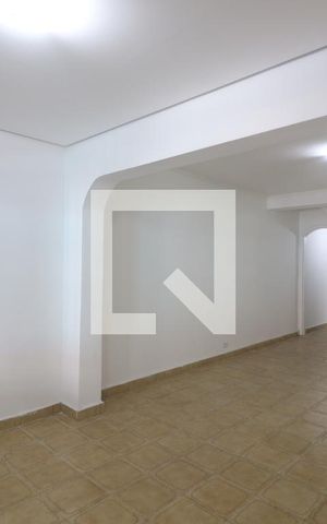 Casa para alugar com 150m², 3 quartos e 2 vagasSala