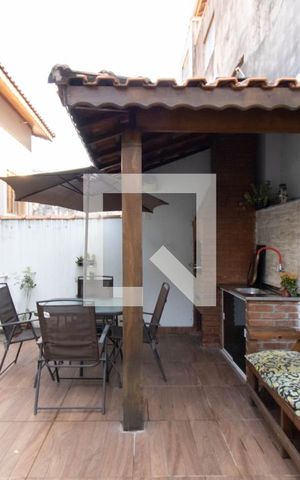 Casa à venda com 100m², 3 quartos e 2 vagasChurrasqueira